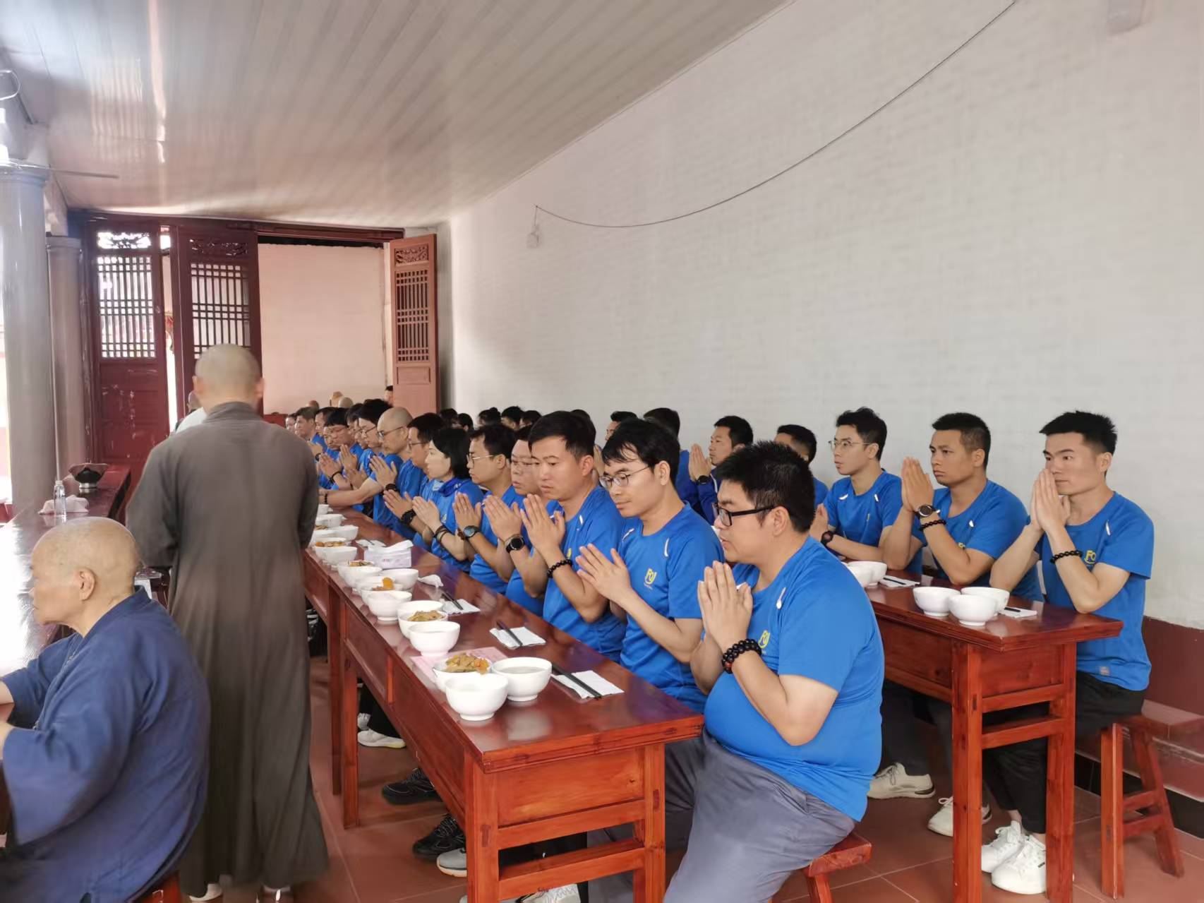 1edb0d93516cae15e86026e5ec0aa96