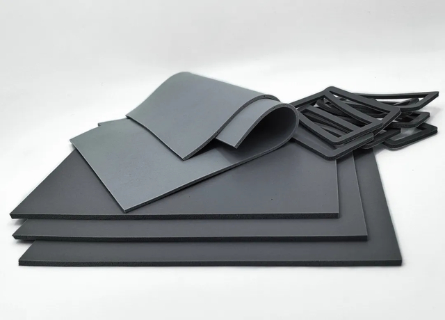 Material de izolare ceramică cu spumă la temperatură ridicată personalizat pentru protecția termică a bateriei EV